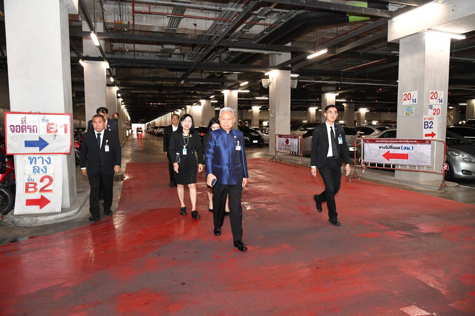 แจงน้ำขัง-ขยะลอยใต้อาคารรัฐสภา เหตุฝนตกหนัก